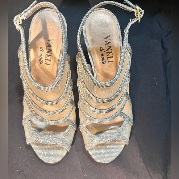 ***** SOLD ***** - Picture 3 of 7